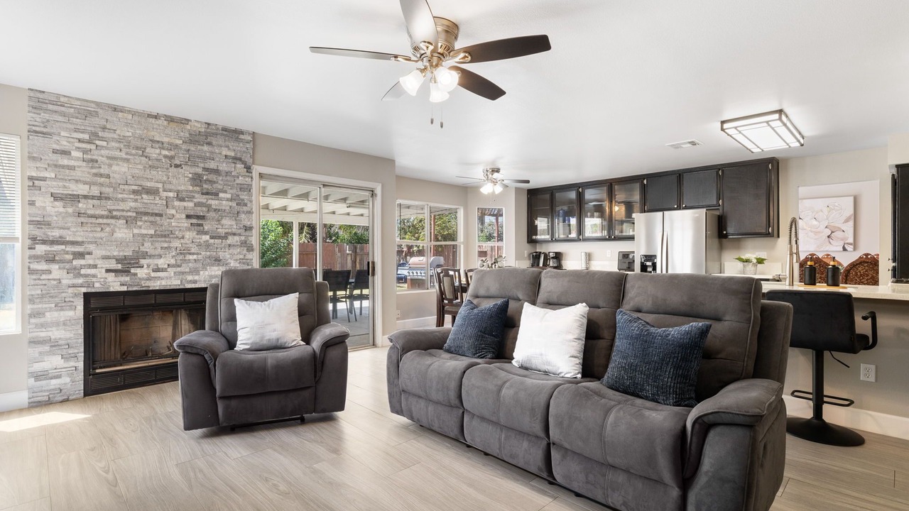 Photo of Livingroom in Pumpkin Center