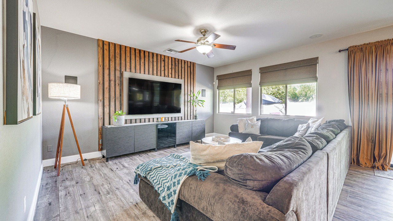 Photo of Livingroom in Rovey Farm Estates