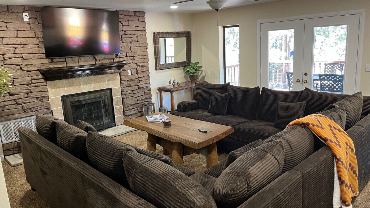 Photo of Livingroom in Fox Farm