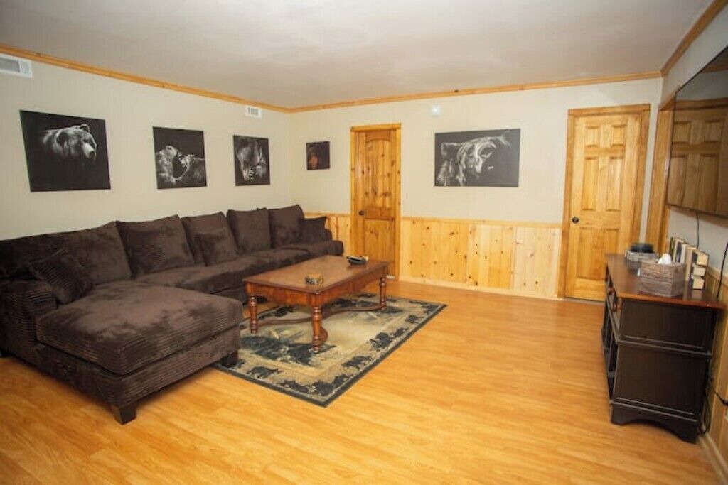 Photo of Livingroom in Fox Farm