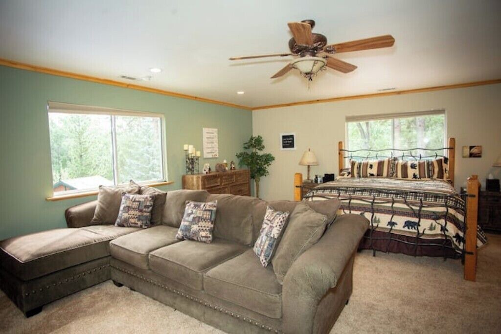 Photo of Livingroom in Fox Farm