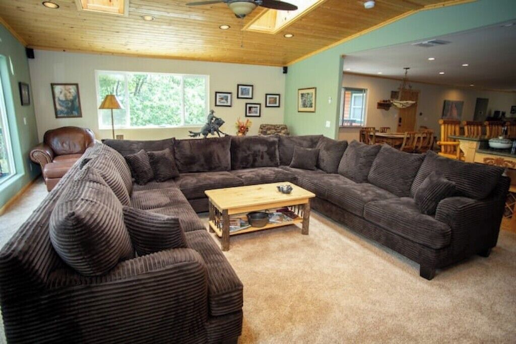 Photo of Livingroom in Fox Farm