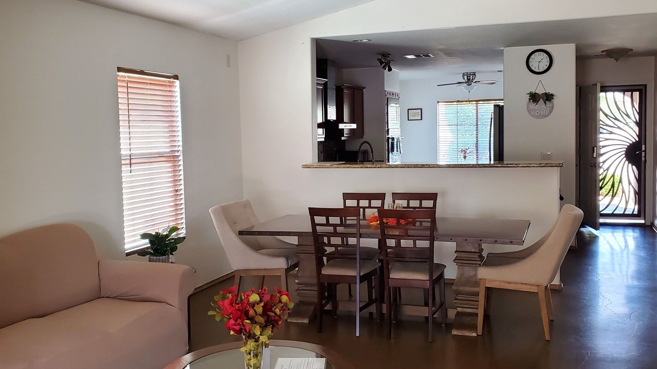 Photo of Livingroom in Canyon Trails