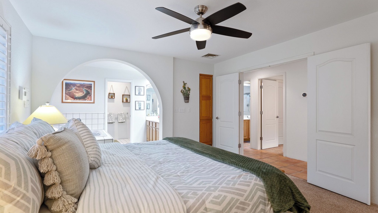 Photo of Bedroom in Holiday Shores