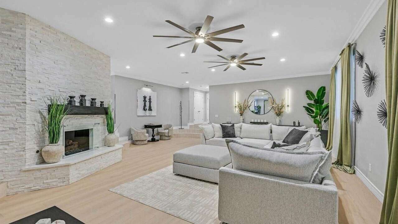 Photo of Livingroom in Foothills