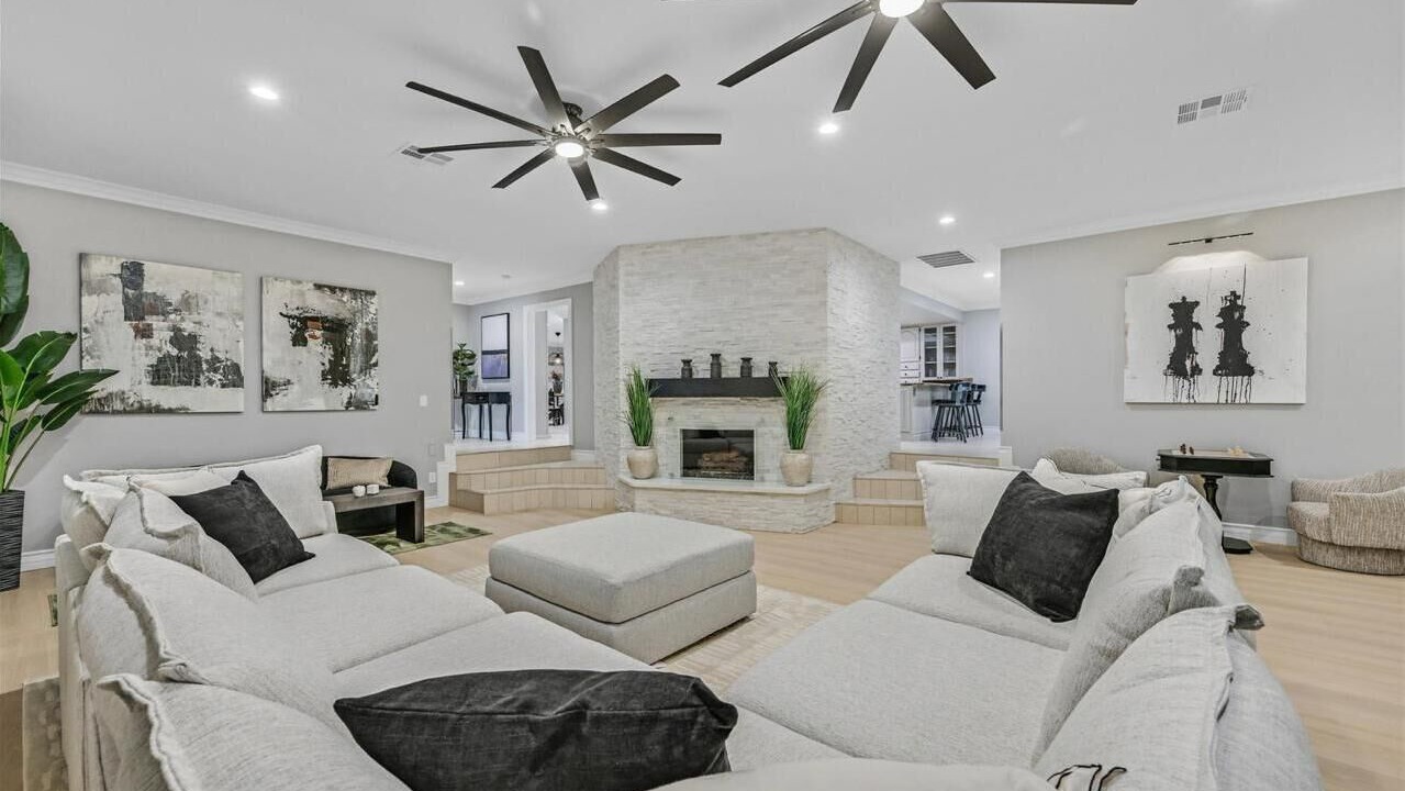 Photo of Livingroom in Foothills