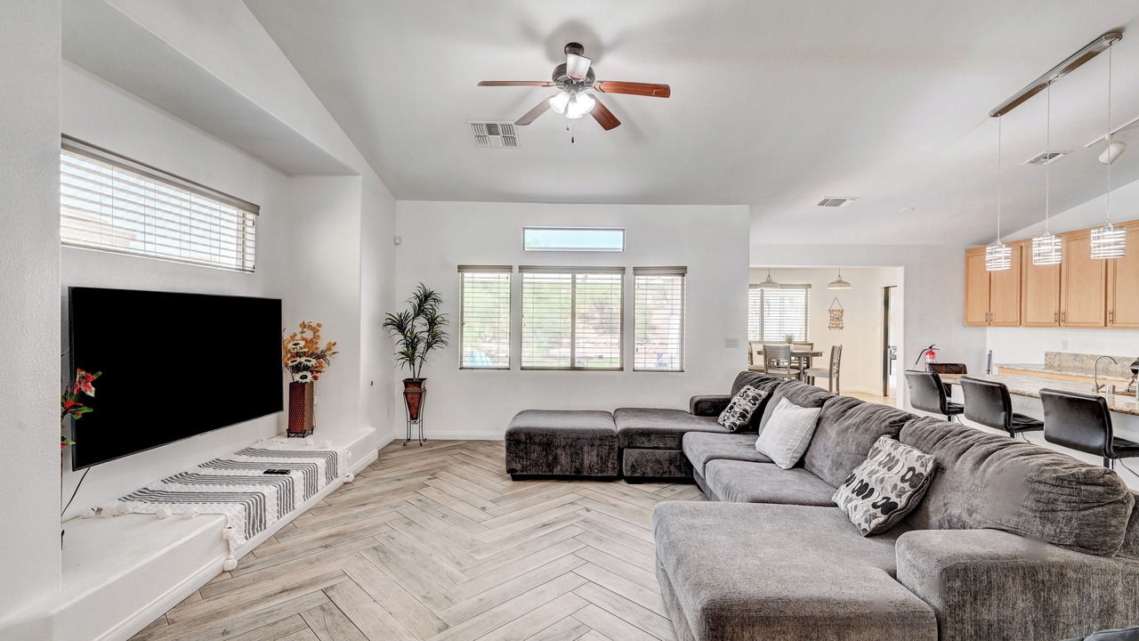 Photo of Livingroom in Green Valley