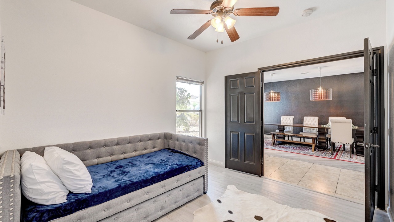 Photo of Livingroom in Green Valley