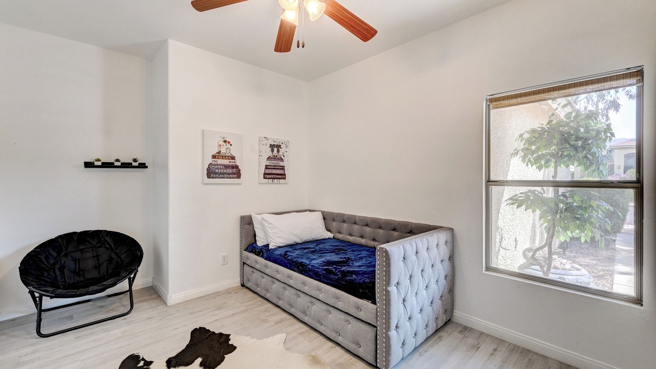 Photo of Livingroom in Green Valley