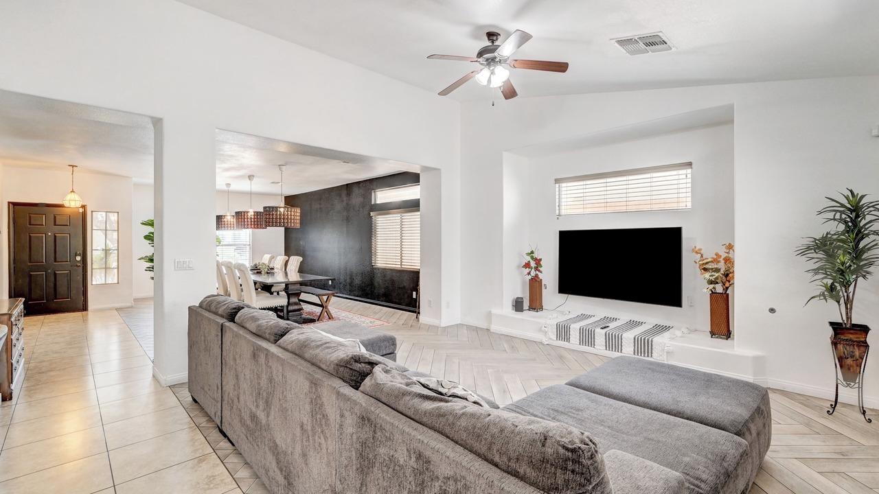 Photo of Livingroom in Green Valley