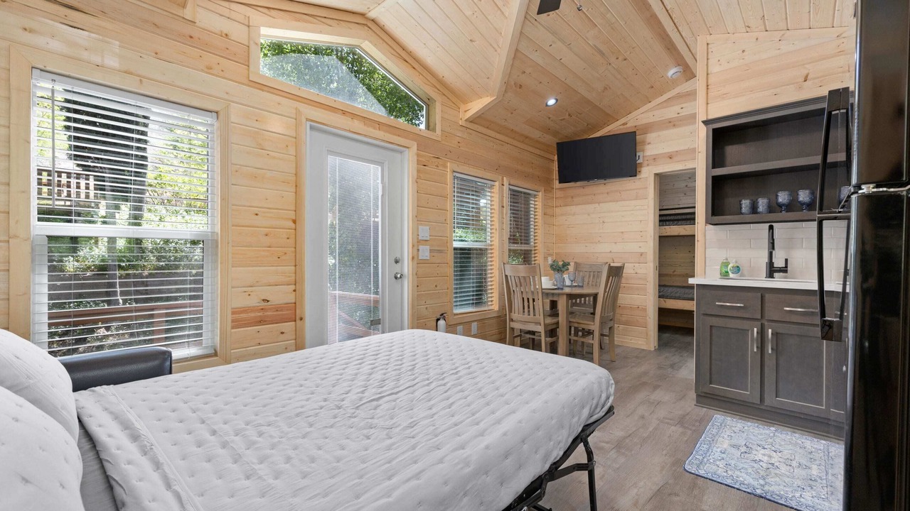 Photo of Bedroom in Kernville