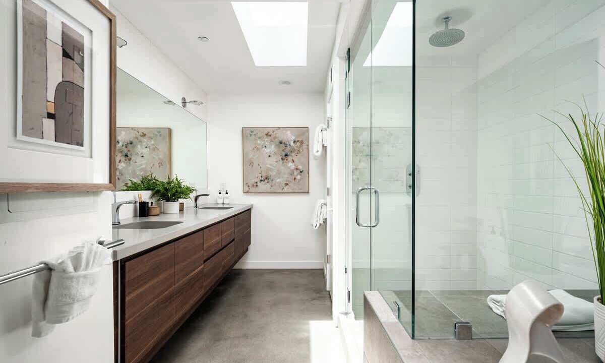 Photo of Bathroom in Fashion Square