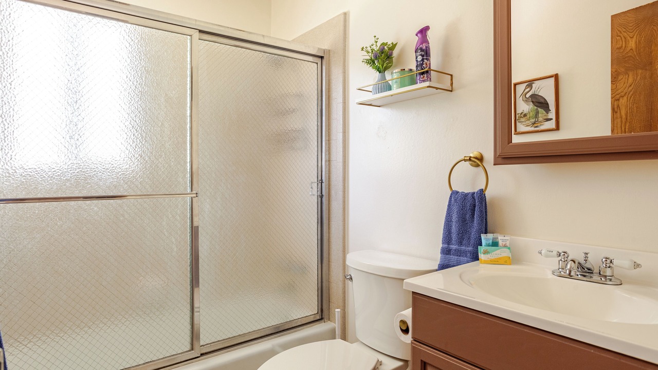 Photo of Bathroom in Blue Jay