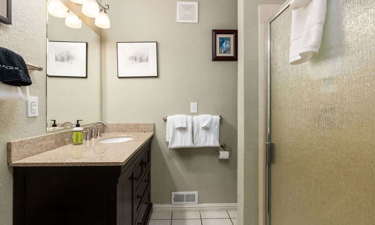 Photo of Bathroom in Big Creek