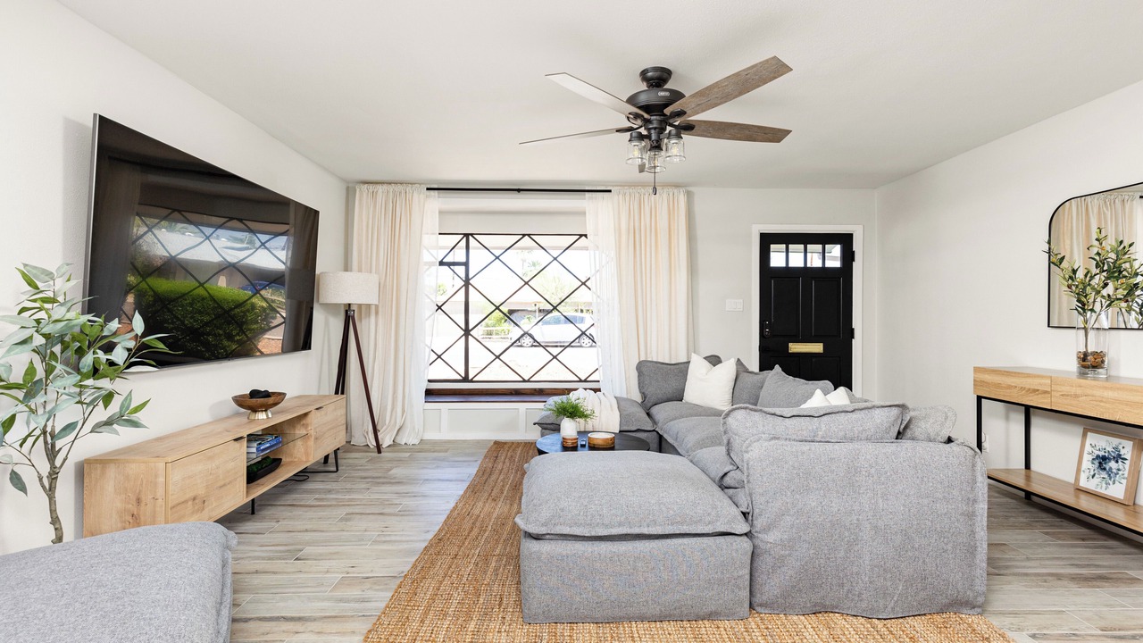 Photo of Livingroom in Scottsdale Country Acres