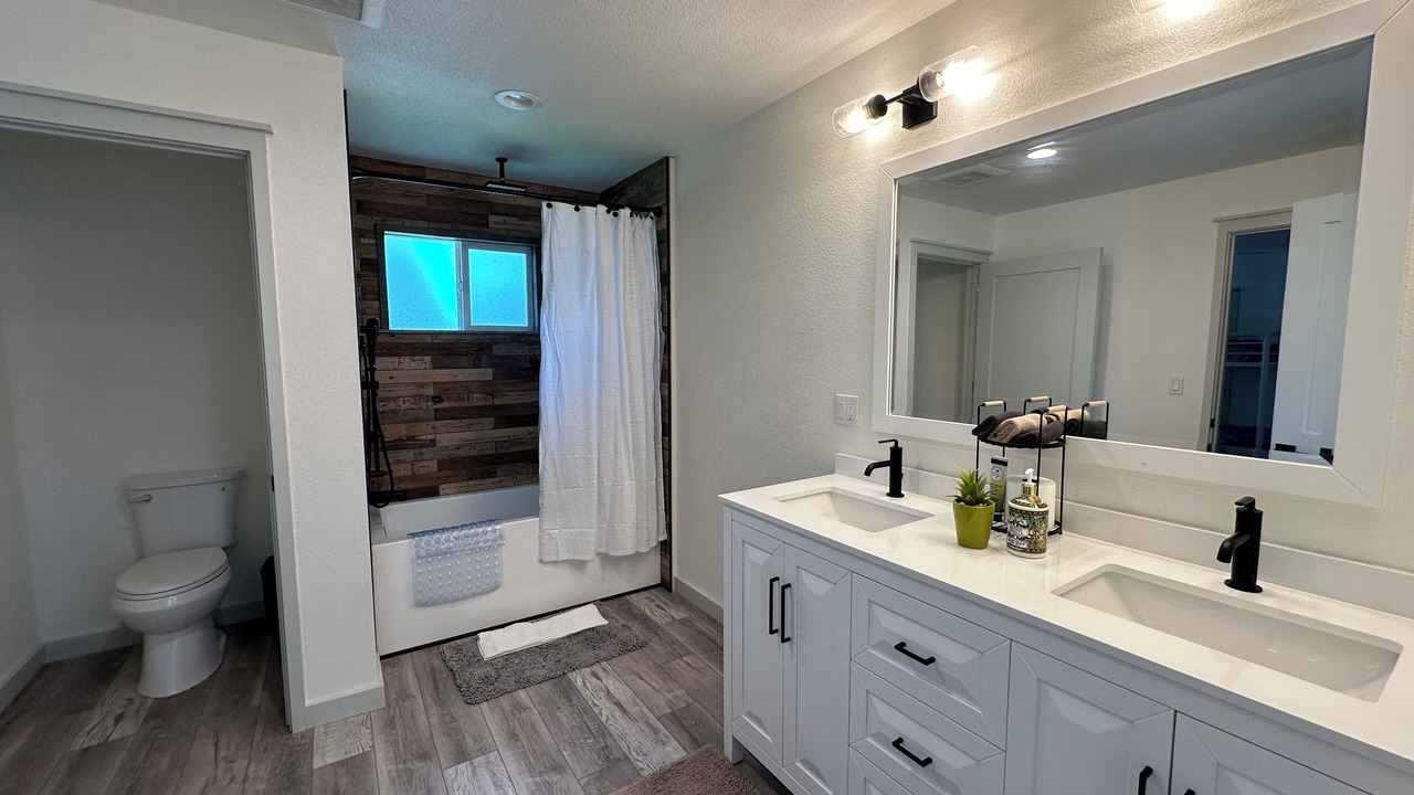 Photo of Bathroom in Lakeport