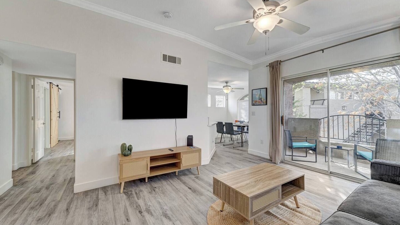 Photo of Livingroom in Spring Valley