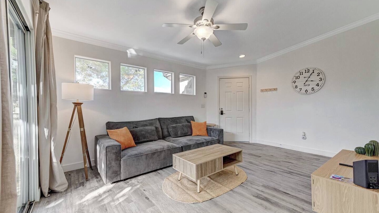 Photo of Livingroom in Spring Valley