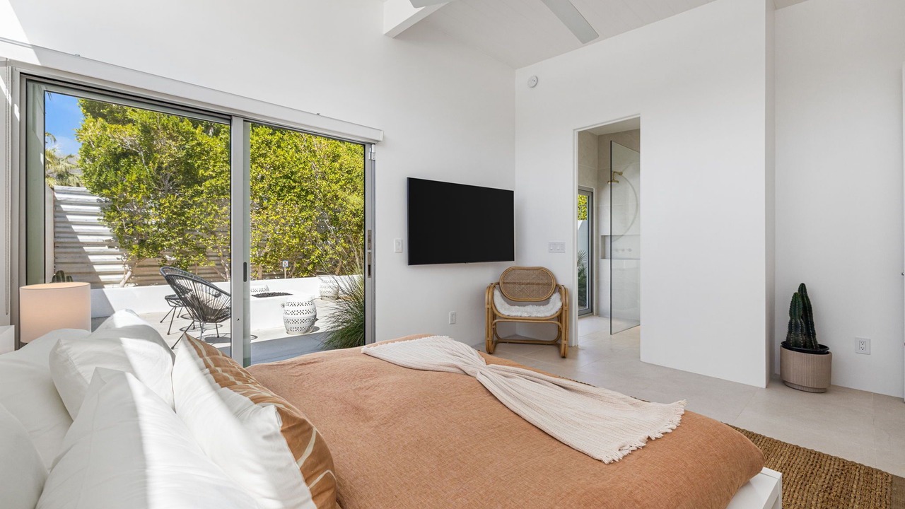 Photo of Bedroom in Racquet Club Estates