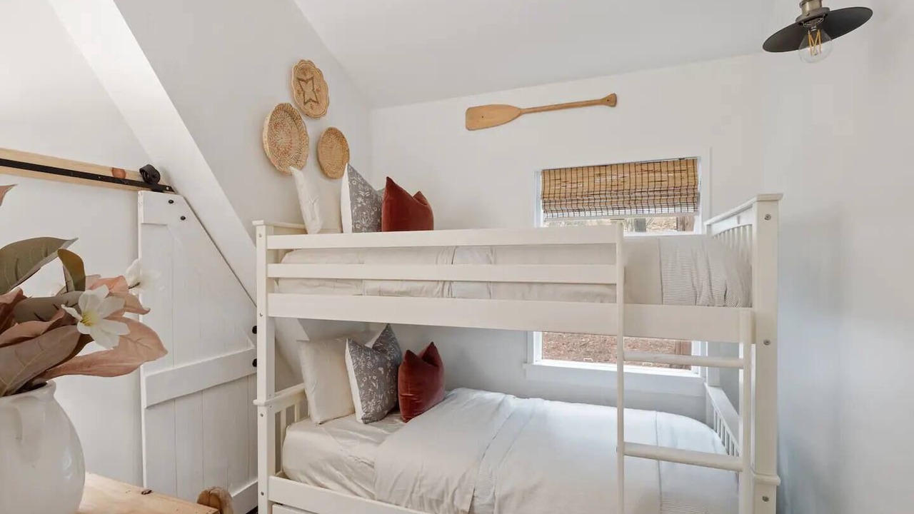 Photo of Bedroom in Arrowhead Villas