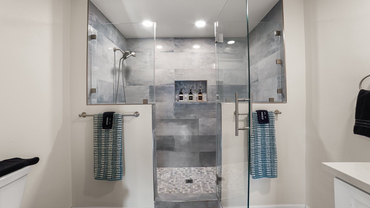 Photo of Bathroom in Estates at Canyon Crest