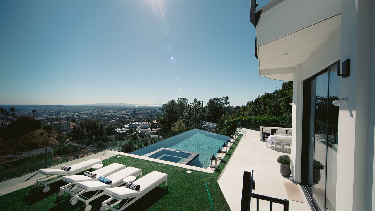 Photo of Patio Balcony in Trousdale Estates