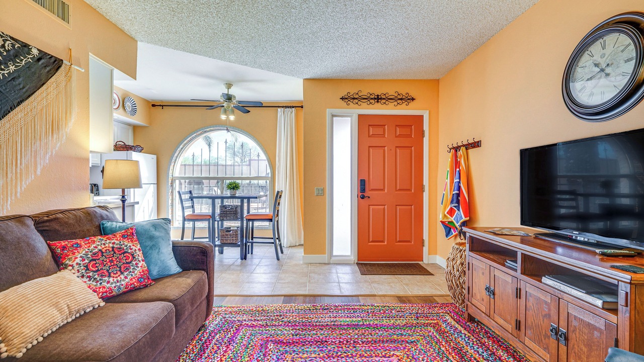 Photo of Livingroom in Green Valley
