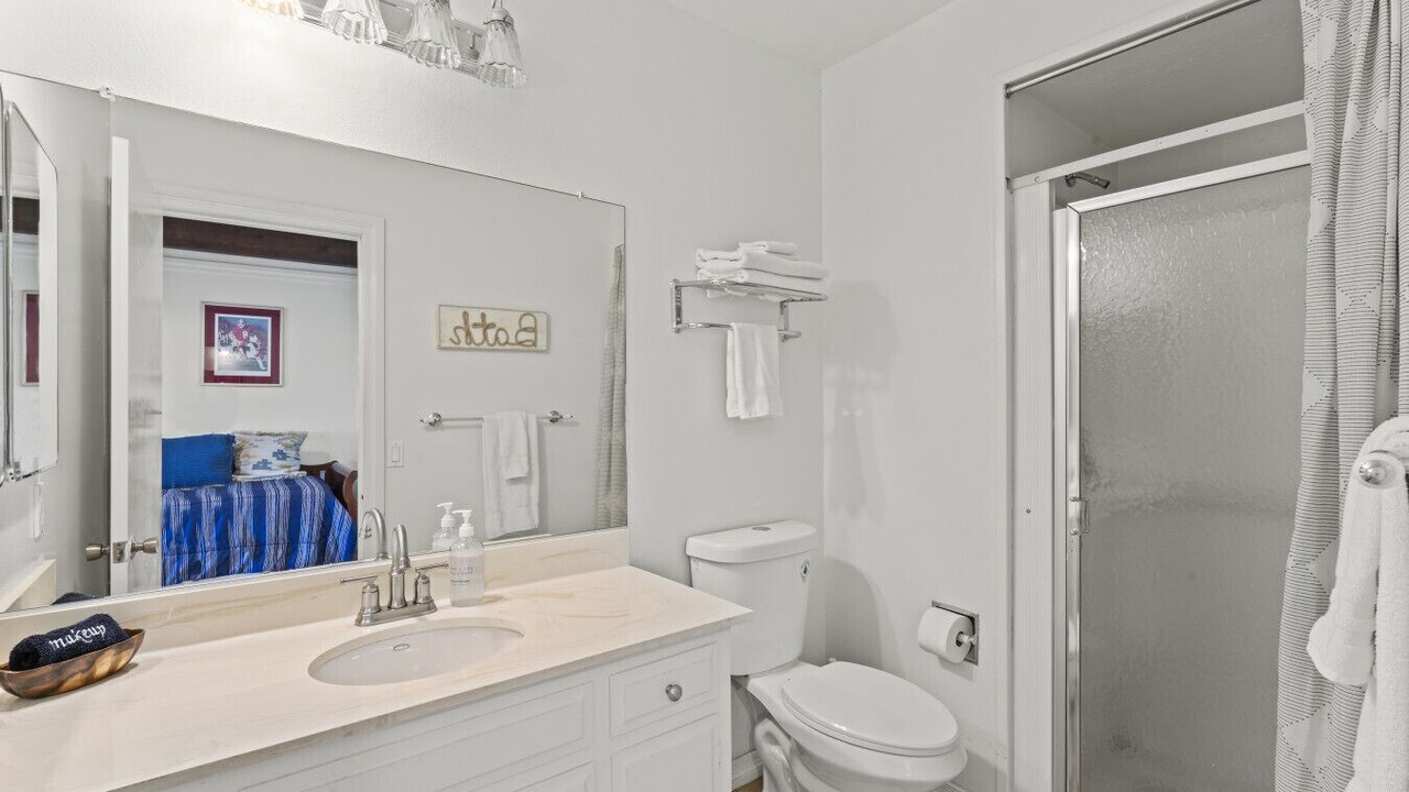 Photo of Bathroom in Blue Jay