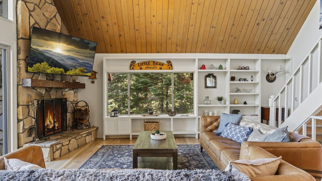 Photo of Livingroom in Blue Jay