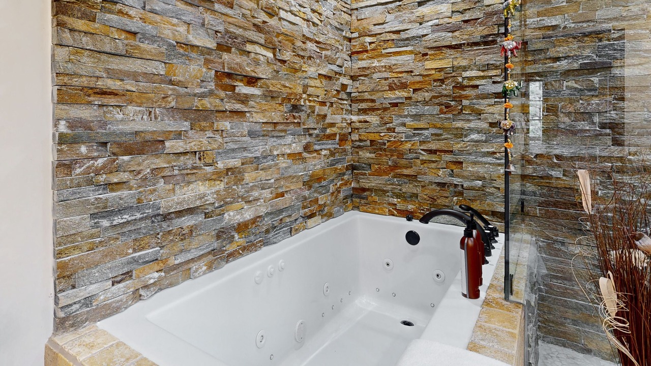 Photo of Bathroom in Blue Jay