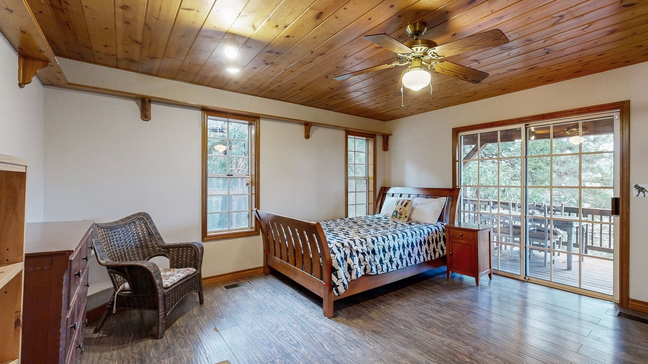 Photo of Bedroom in Blue Jay