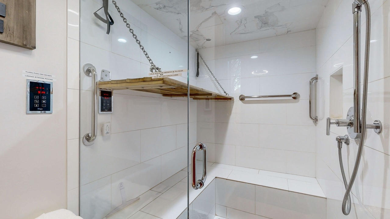 Photo of Bathroom in Blue Jay