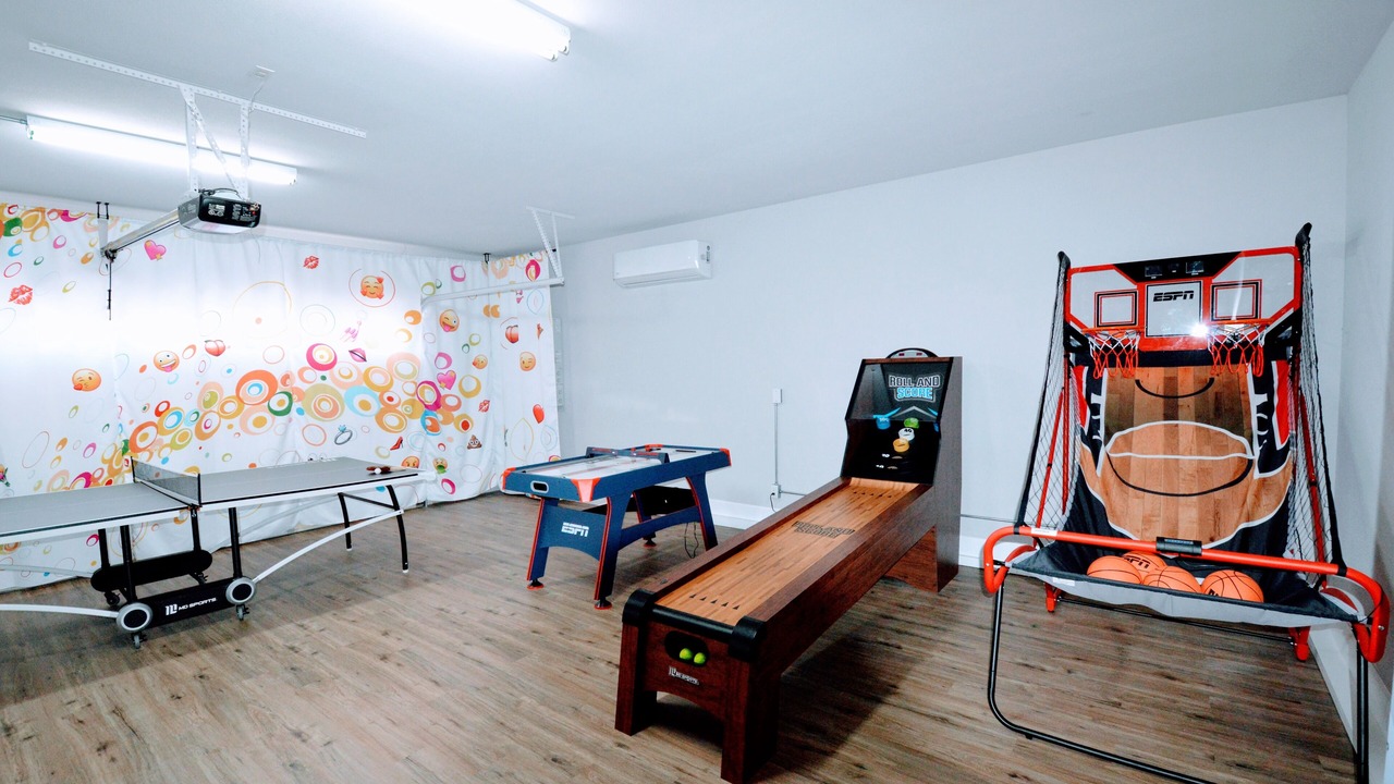 Photo of Bedroom in Racquet Club South