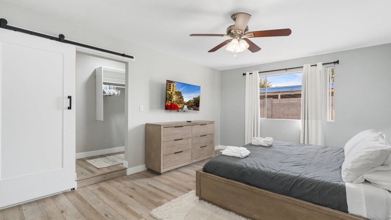 Photo of Bedroom in Paradise Valley Village