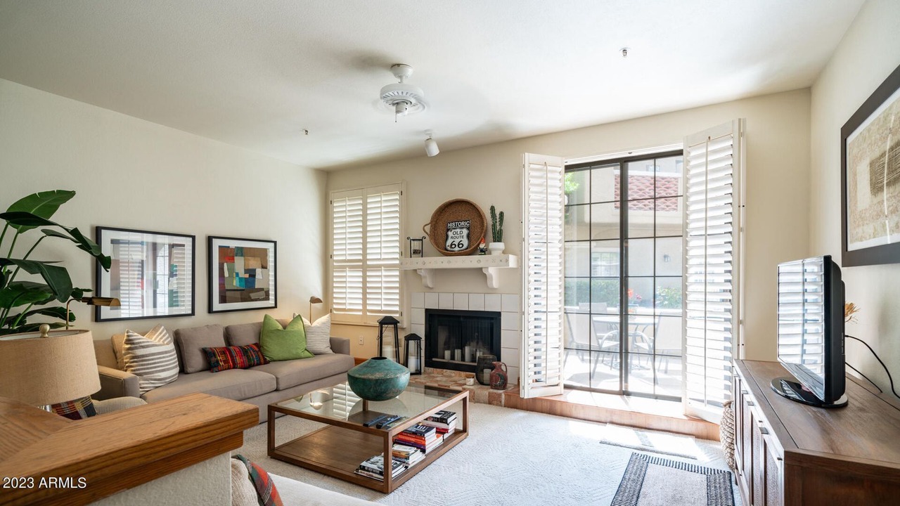 Photo of Livingroom in McCormick Ranch
