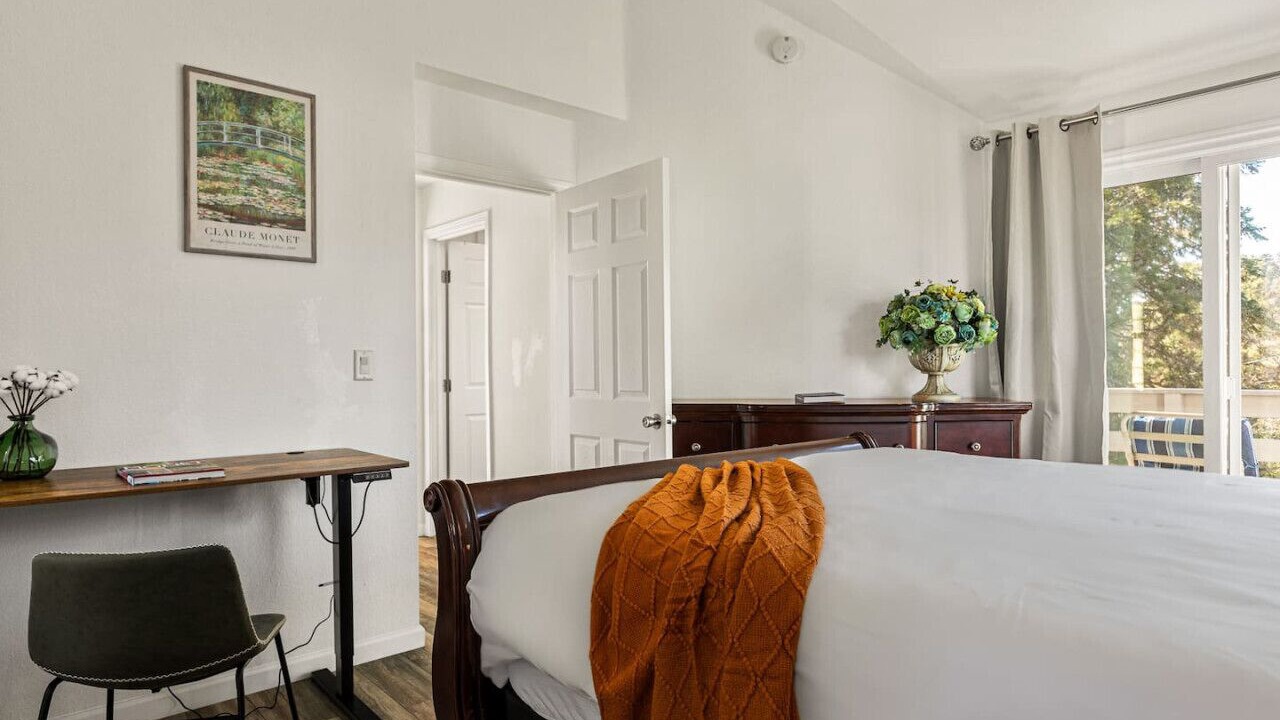 Photo of Bedroom in Arrowhead Villas