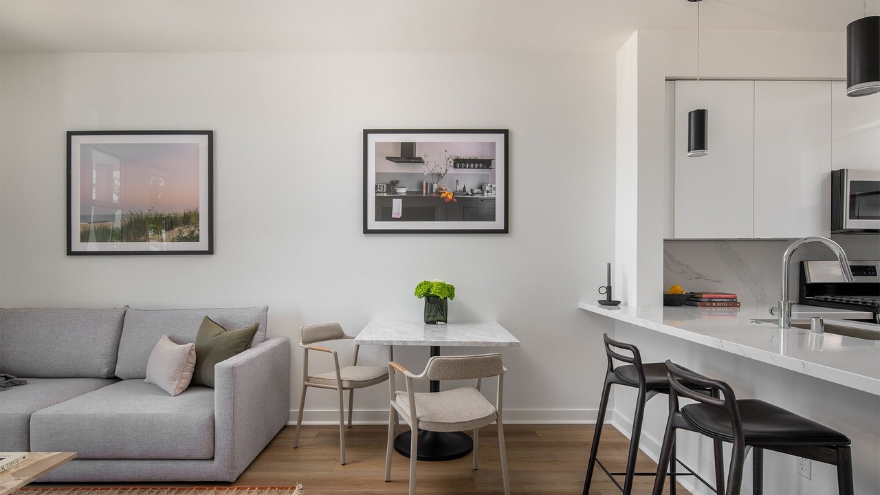 Photo of Livingroom in Enterprise