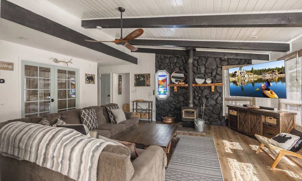 Photo of Livingroom in Fox Farm
