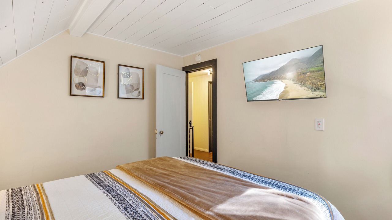 Photo of Bedroom in Alta Sierra