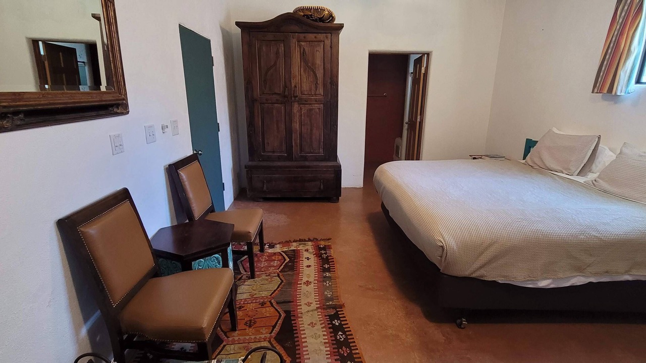 Photo of Bedroom in Oracle