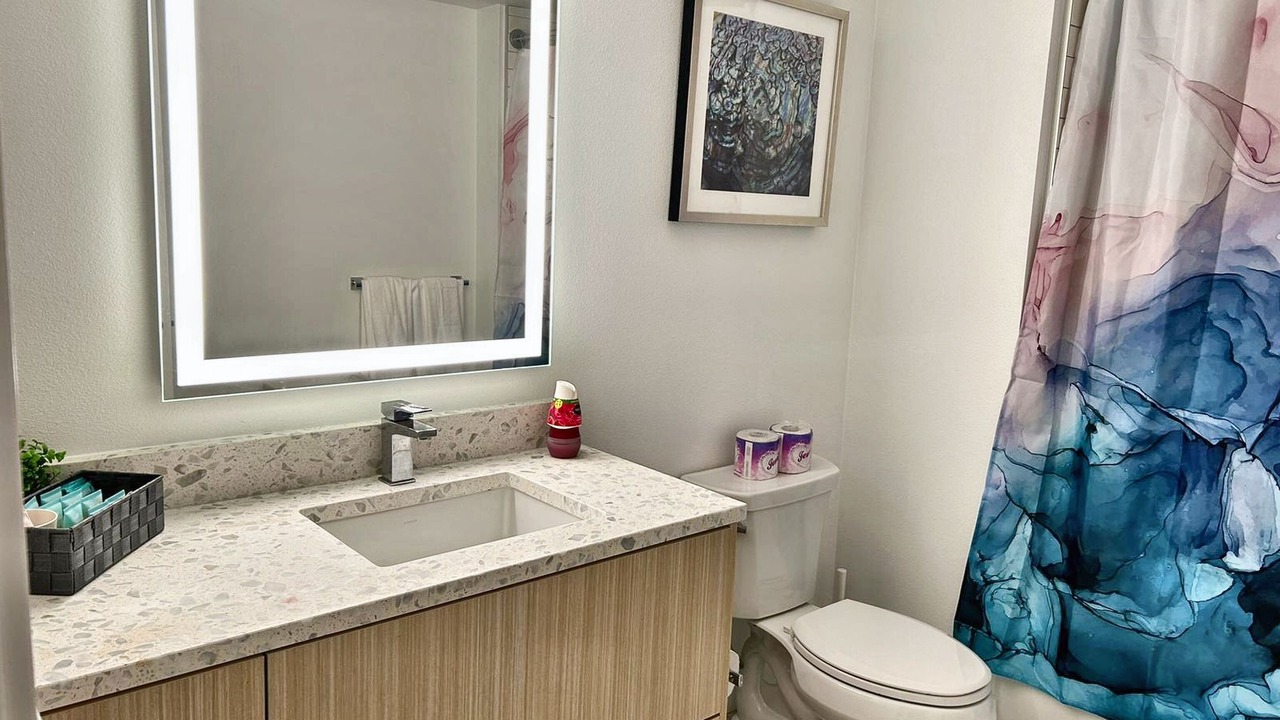 Photo of Bathroom in Pico-Union