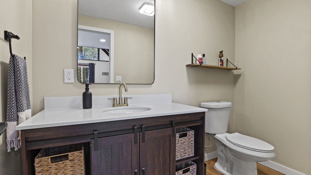 Photo of Bathroom in Strawberry