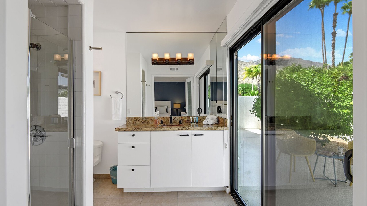 Photo of Bathroom in Canyon Corridor