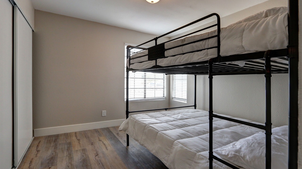 Photo of Bedroom in Green Valley