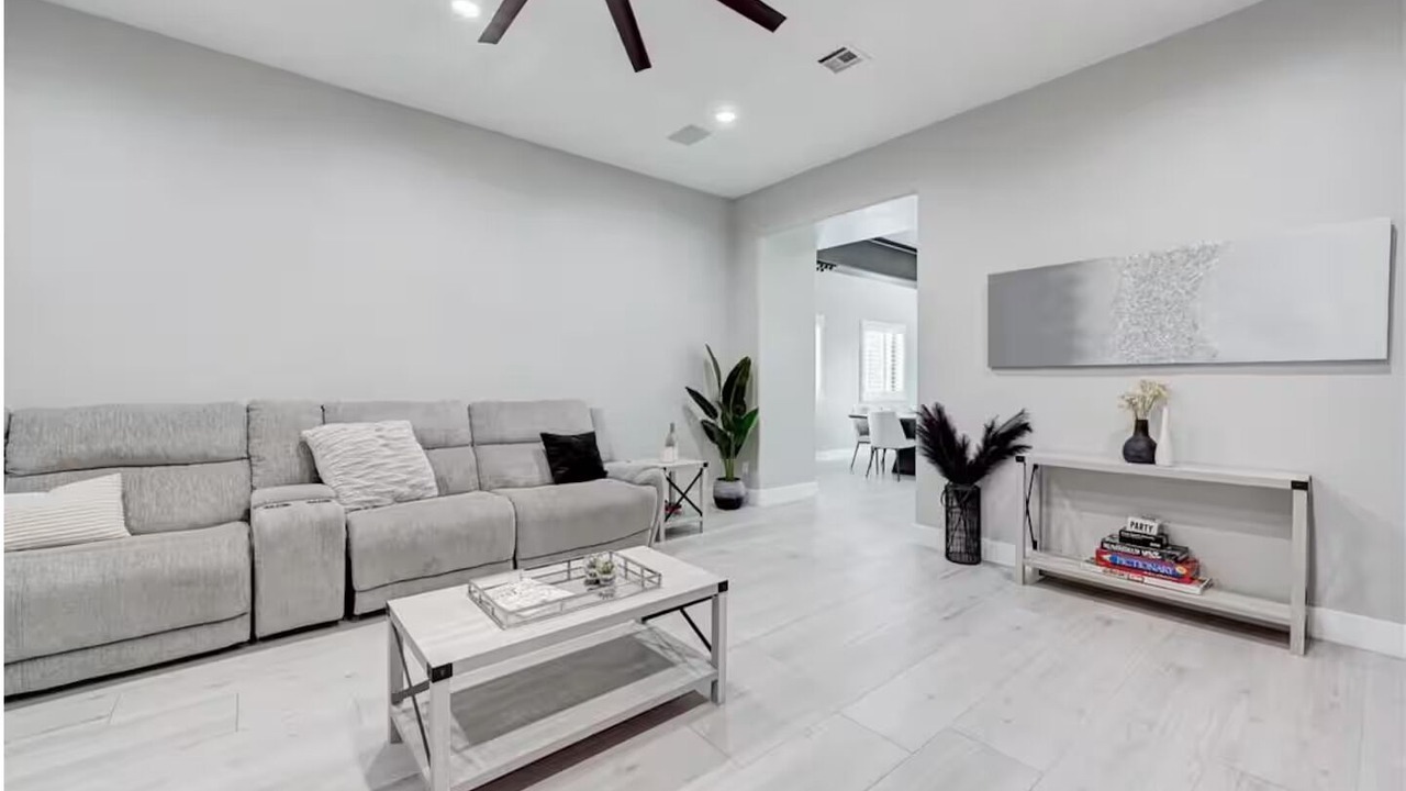 Photo of Bedroom in Enterprise