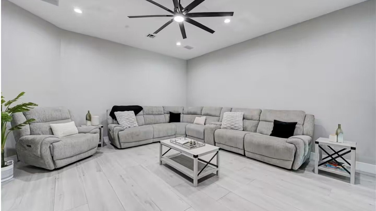 Photo of Bedroom in Enterprise