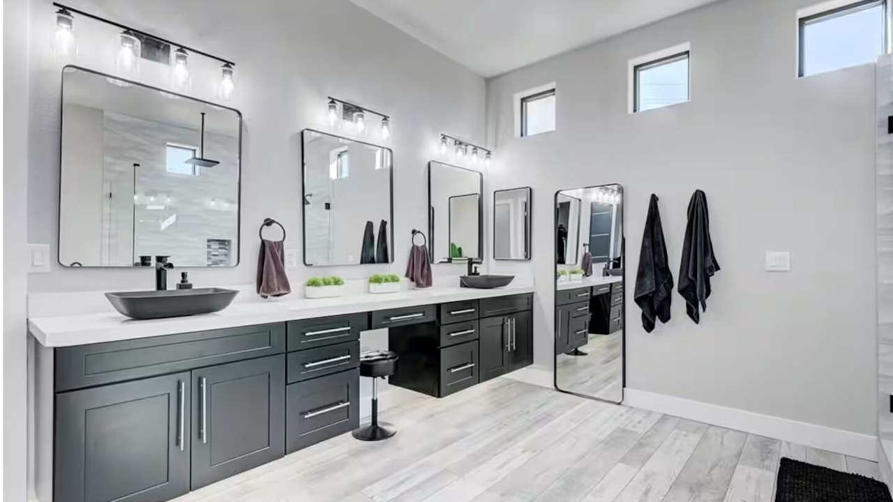 Photo of Bathroom in Enterprise