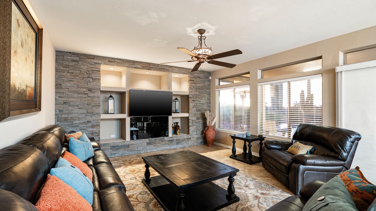 Photo of Livingroom in Pinnacle Foothills