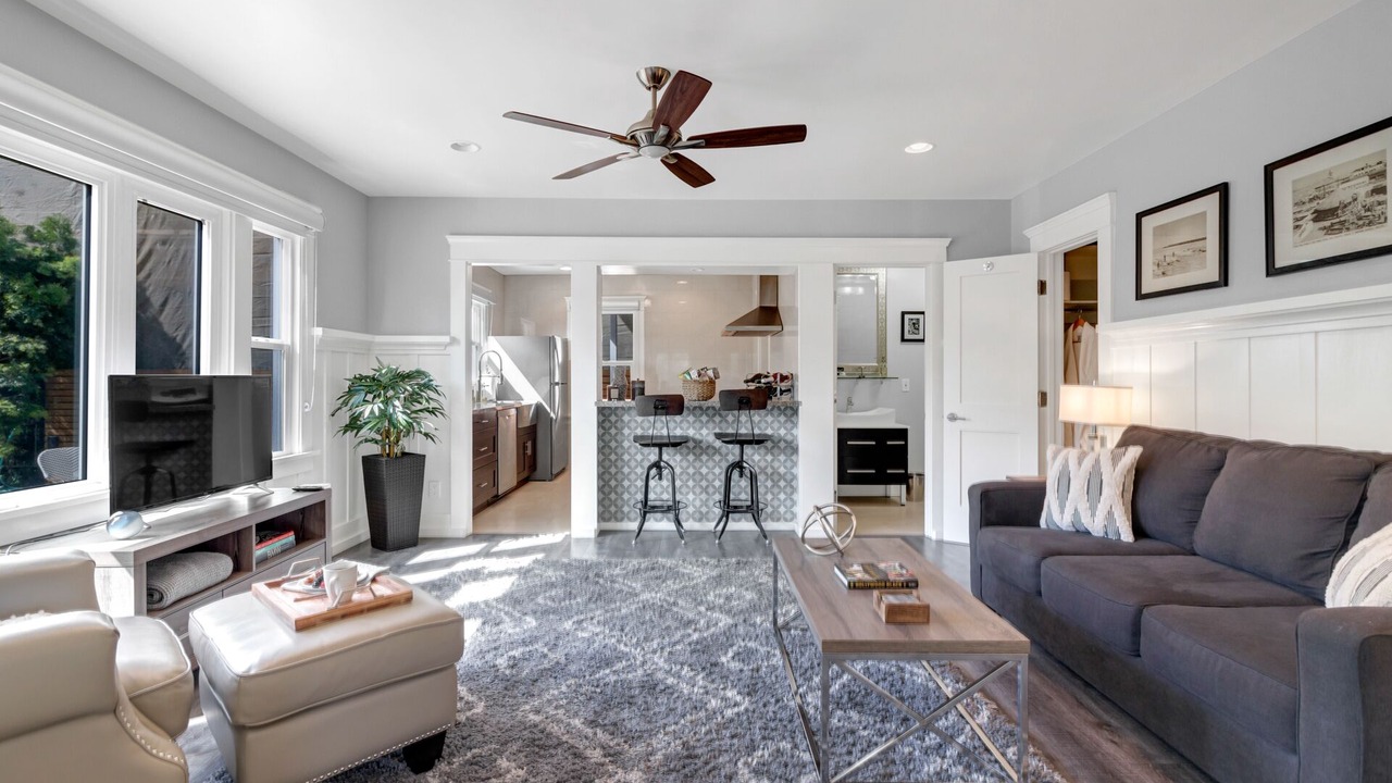 Photo of Livingroom in Downtown Long Beach