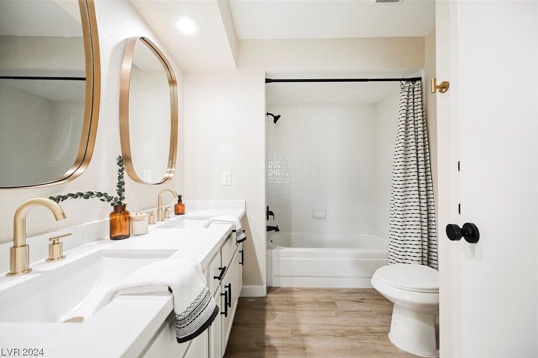 Photo of Bathroom in Green Valley